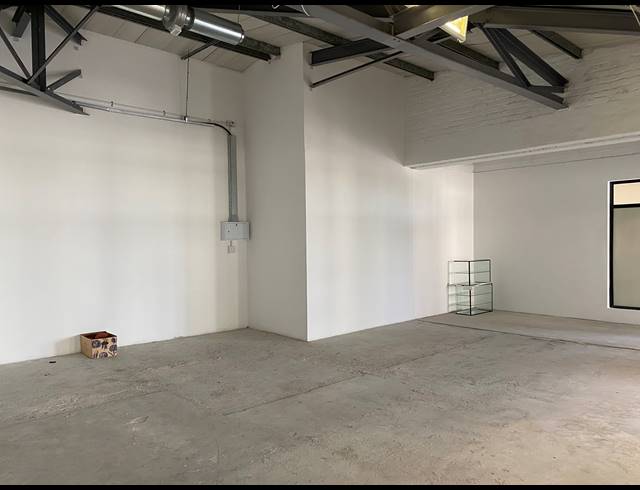 76M² RETAIL TO LET IN WESTLAKE